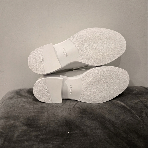 Prada Spazzolato Logo Platform Leather Loafers White size 37.5 US 7.5 NWOB - Picture 9 of 10